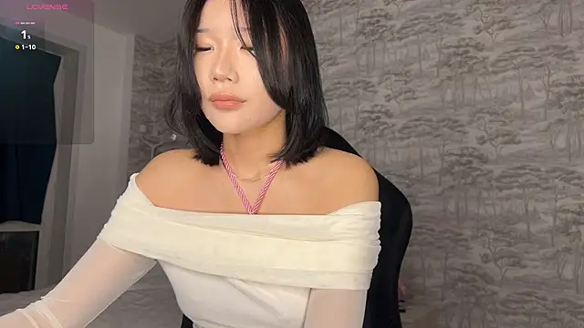 Snapshot of Asian_Vi chatting on 05-11-26, 08:39 Asian Vi online show from 05-11-26, 08:39