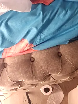 Snapshot of Louna45dv chatting on 02-24-25, 11:43 Louna45dv online show from 02-24-25, 11:43