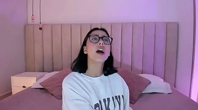 Snapshot of miss_martiina chatting on 03-11-25, 11:37 miss martiina online show from 03-11-25, 11:37