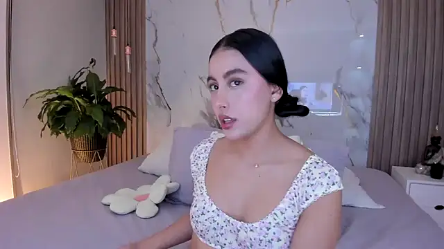 Snapshot of miss_martiina chatting on 02-15-26, 03:25 miss martiina online show from 02-15-26, 03:25