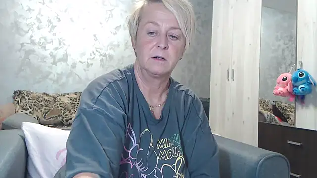 RosesandLillies online show from 10-27-25, 05:28