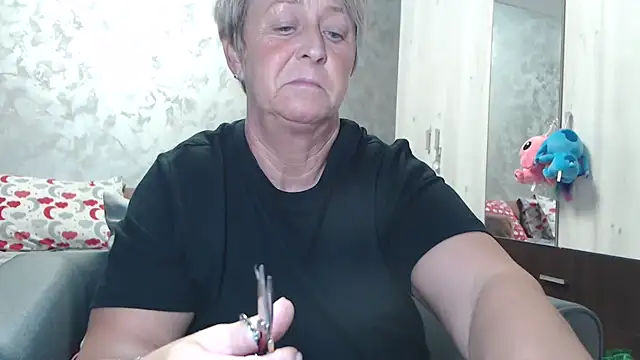 RosesandLillies online show from 12-18-25, 05:30