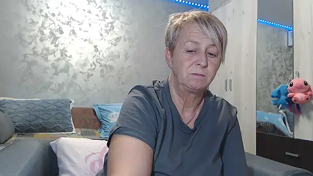 RosesandLillies online show from 02-22-26, 04:38