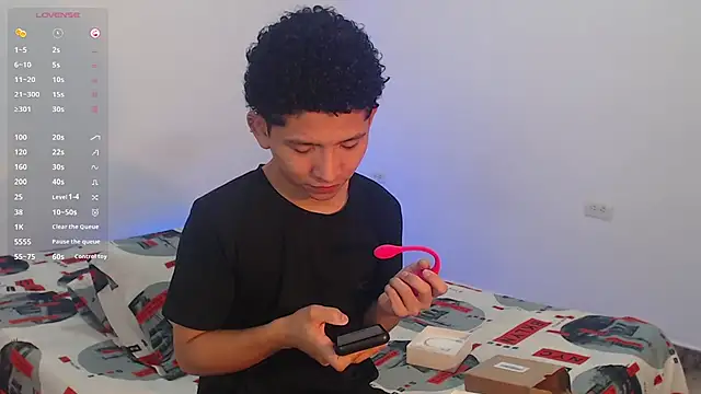 Snapshot of Magno_03 chatting on 03-22-25, 09:34 Magno 03 online show from 03-22-25, 09:34