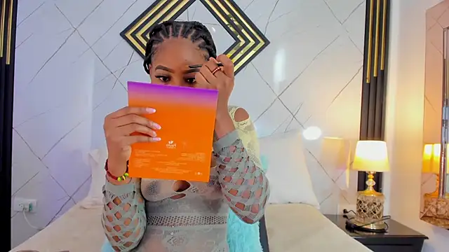 Snapshot of EmilyDiaaz chatting on 10-30-25, 12:28 EmilyDiaaz online show from 10-30-25, 12:28