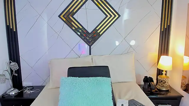 Snapshot of EmilyDiaaz chatting on 11-15-25, 12:23 EmilyDiaaz online show from 11-15-25, 12:23