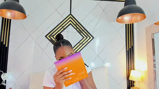 Snapshot of EmilyDiaaz chatting on 12-20-25, 12:45 EmilyDiaaz online show from 12-20-25, 12:45