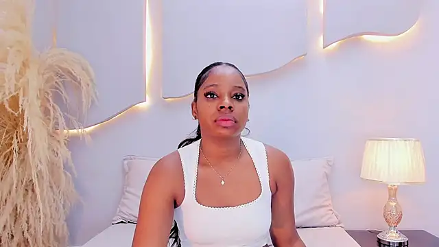 Snapshot of EmilyDiaaz chatting on 05-06-26, 12:54 EmilyDiaaz online show from 05-06-26, 12:54
