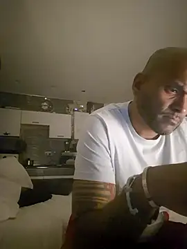 Snapshot of Mrnutella chatting on 03-07-25, 01:53 Mrnutella online show from 03-07-25, 01:53