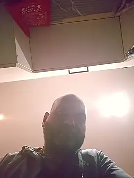 Snapshot of Mrnutella chatting on 11-03-25, 03:08 Mrnutella online show from 11-03-25, 03:08