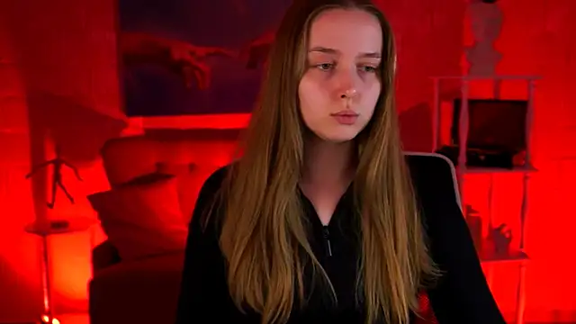 Snapshot of JenniferGraces chatting on 05-19-26, 06:36 JenniferGraces online show from 05-19-26, 06:36