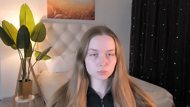 Snapshot of JenniferGraces chatting on 05-20-26, 01:17 JenniferGraces online show from 05-20-26, 01:17