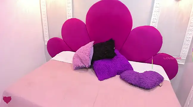 candy rogeers online show from 02-22-25, 01:24