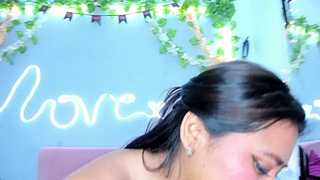 Luna Sommer online show from 03-05-25, 04:24