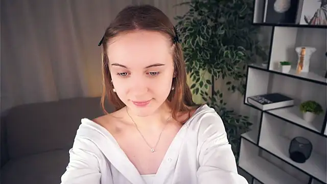 QuennaCoote online show from 03-18-25, 12:03