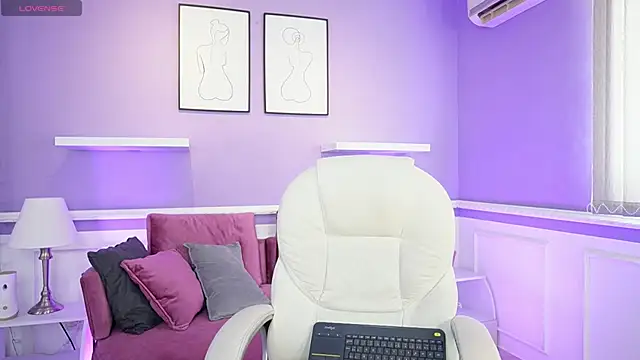 Snapshot of SaharaKramer chatting on 03-08-25, 06:16 SaharaKramer online show from 03-08-25, 06:16