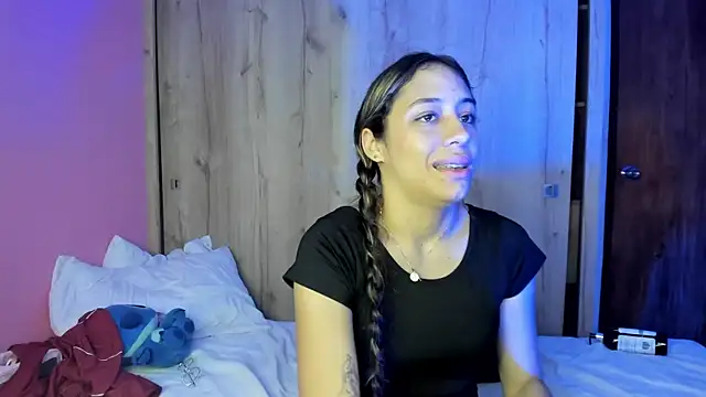 Snapshot of TANIA_06 chatting on 04-18-26, 07:58 TANIA 06 online show from 04-18-26, 07:58