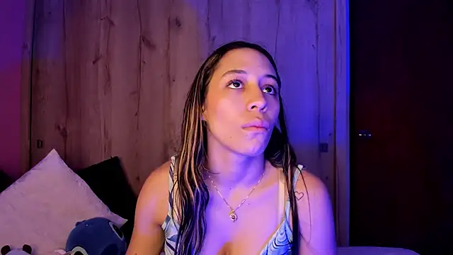 Snapshot of TANIA_06 chatting on 04-23-26, 01:13 TANIA 06 online show from 04-23-26, 01:13