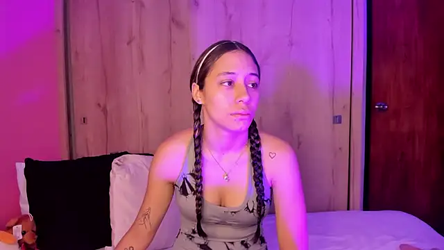 Snapshot of TANIA_06 chatting on 05-09-26, 01:05 TANIA 06 online show from 05-09-26, 01:05