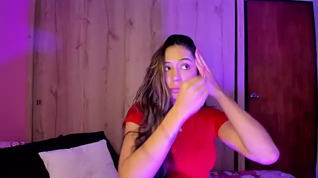 Snapshot of TANIA_06 chatting on 05-11-26, 02:01 TANIA 06 online show from 05-11-26, 02:01
