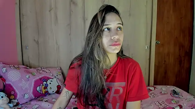 Snapshot of TANIA_06 chatting on 06-15-26, 01:13 TANIA 06 online show from 06-15-26, 01:13