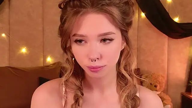 Sierra Fane online show from 02-22-26, 06:35