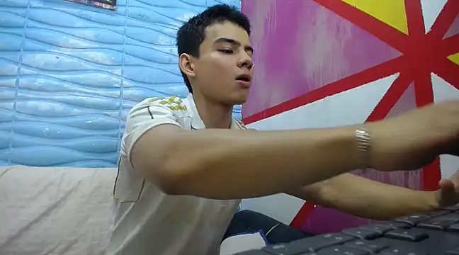 Snapshot of seigfried0 chatting on 02-25-25, 07:03 seigfried0 online show from 02-25-25, 07:03