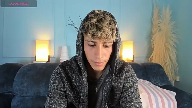 Allex Cano online show from 03-04-25, 03:44