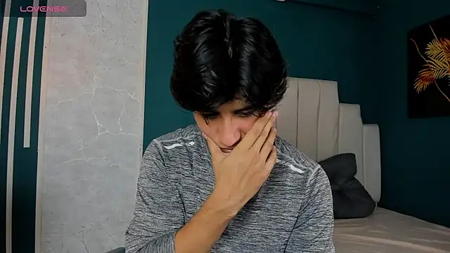 Allex Cano online show from 04-22-26, 04:04