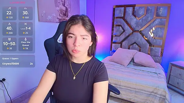 Zamira Taylor online show from 10-26-25, 04:51