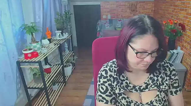 Snapshot of like2knowyou chatting on 02-25-25, 11:30 like2knowyou online show from 02-25-25, 11:30