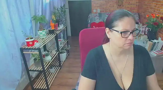 Snapshot of like2knowyou chatting on 03-05-25, 11:17 like2knowyou online show from 03-05-25, 11:17