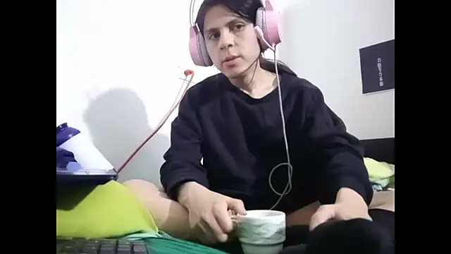 Snapshot of Baby_VI_fem chatting on 03-02-25, 06:27 Baby VI fem online show from 03-02-25, 06:27