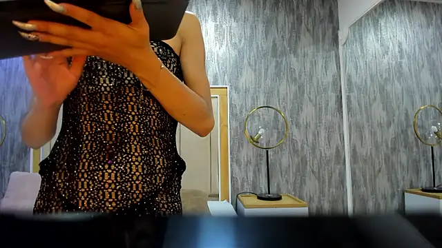 NahomyCarther online show from 12-15-25, 04:06