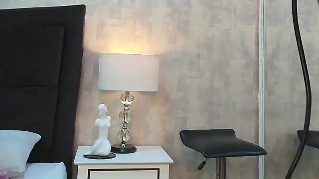 NahomyCarther online show from 02-11-26, 03:55