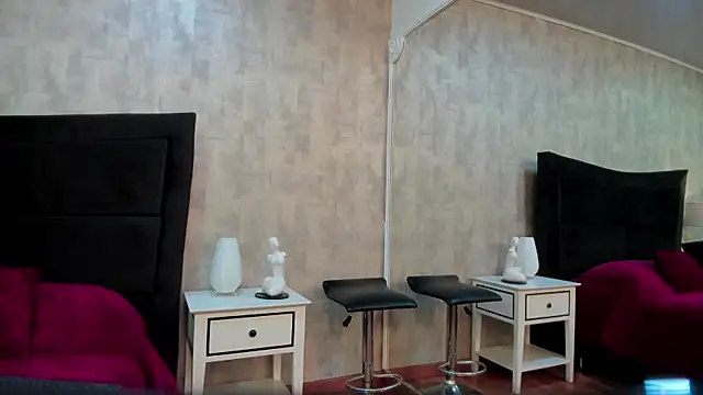 NahomyCarther online show from 04-05-26, 10:40