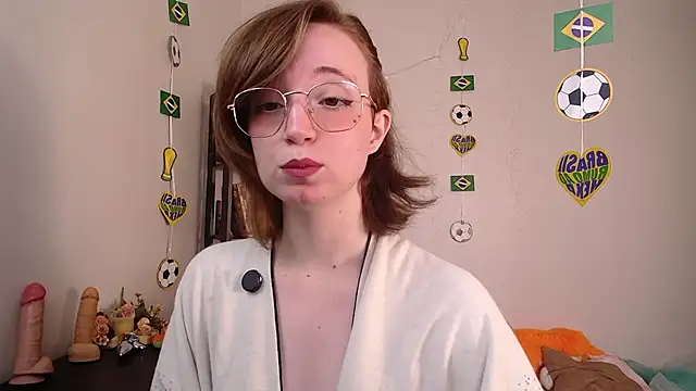 Snapshot of Elise_Nyx chatting on 06-13-26, 12:36 Elise Nyx online show from 06-13-26, 12:36