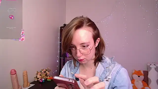 Snapshot of Elise_Nyx chatting on 07-10-26, 11:57 Elise Nyx online show from 07-10-26, 11:57