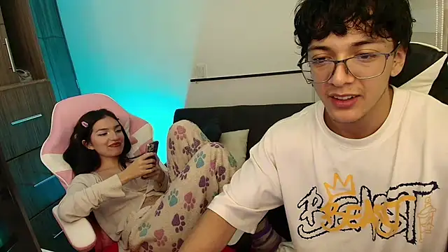 DesireLuxe online show from 11-13-25, 06:56