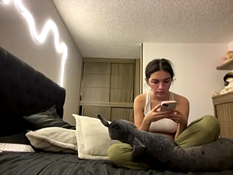 DesireLuxe online show from 01-09-26, 07:55