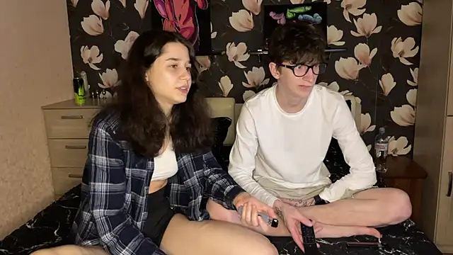 baby lesi online show from 04-18-26, 06:12