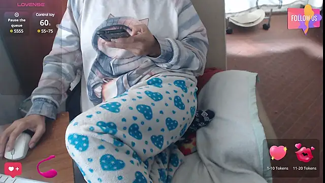 Snapshot of Sexyqueen_mature_ chatting on 03-11-25, 02:51 Sexyqueen mature  online show from 03-11-25, 02:51