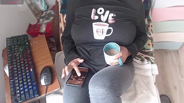 Sexyqueen mature  online show from 04-15-26, 07:43