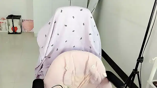 Annnnqi-77 online show from 04-12-26, 07:13