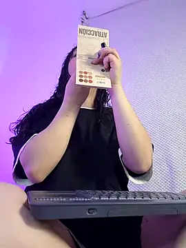 Snapshot of ammy_e chatting on 03-14-25, 02:20 ammy e online show from 03-14-25, 02:20