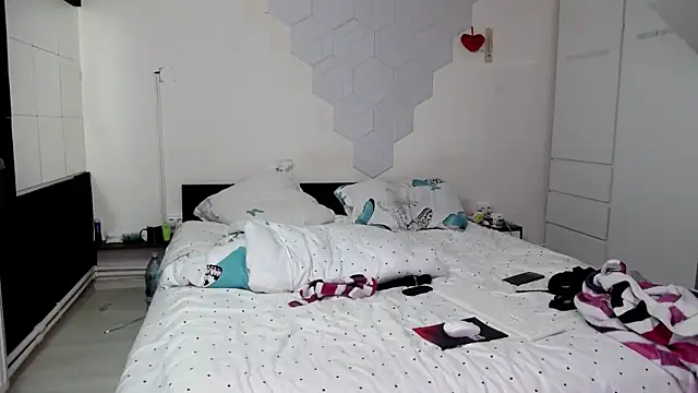 SophieRay92 online show from 03-22-25, 06:25