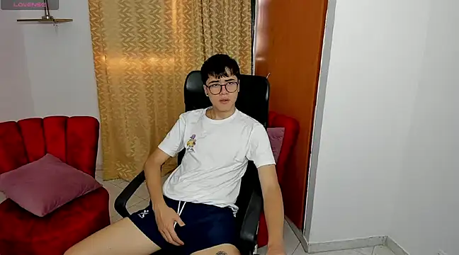 Snapshot of liam_orion chatting on 02-22-25, 07:03 liam orion online show from 02-22-25, 07:03