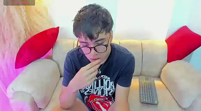 Snapshot of liam_orion chatting on 03-22-25, 09:53 liam orion online show from 03-22-25, 09:53