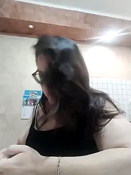 Dolcecurvy online show from 11-18-25, 08:19