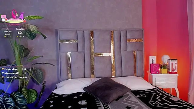 Snapshot of Tyla_Ks chatting on 05-19-26, 01:56 Tyla Ks online show from 05-19-26, 01:56